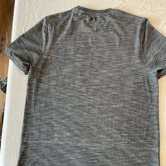 Under Armour Men's Fitted Threadborne fabric Heat Gear short sleeve shirt Large - Picture 4 of 7